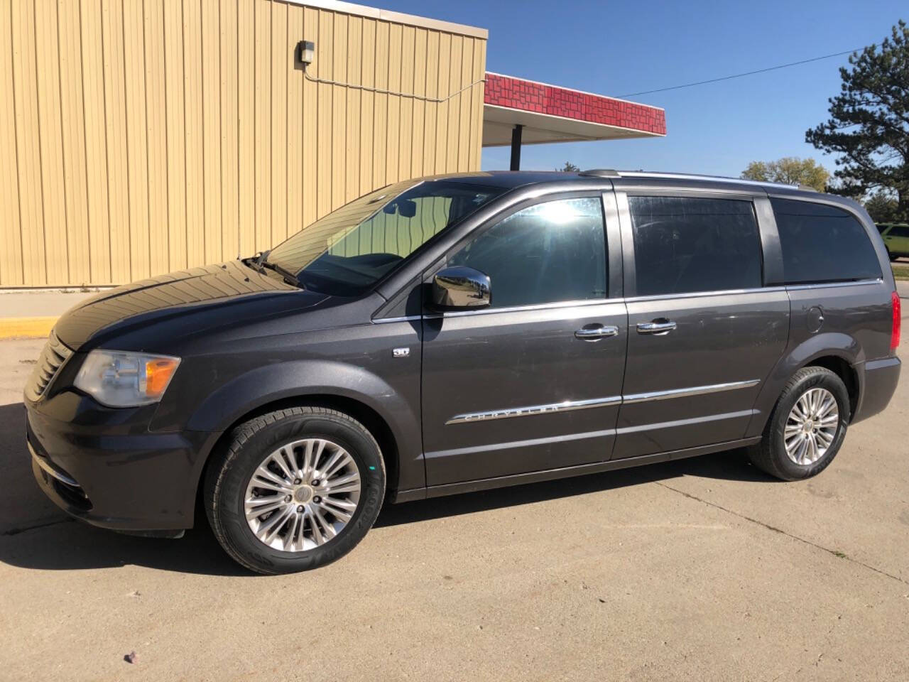 2014 Chrysler Town and Country for sale at Dakota Auto Inc in Dakota City, NE