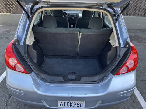 2011 Nissan Versa 1.8 S