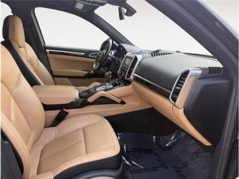 2016 Porsche Cayenne S E-Hybrid