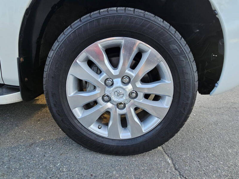 2011 Toyota Sequoia Platinum