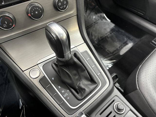 2017 Volkswagen Golf TSI Wolfsburg Edition