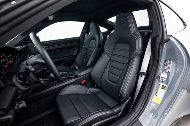 2024 Porsche 911 Carrera 4 GTS