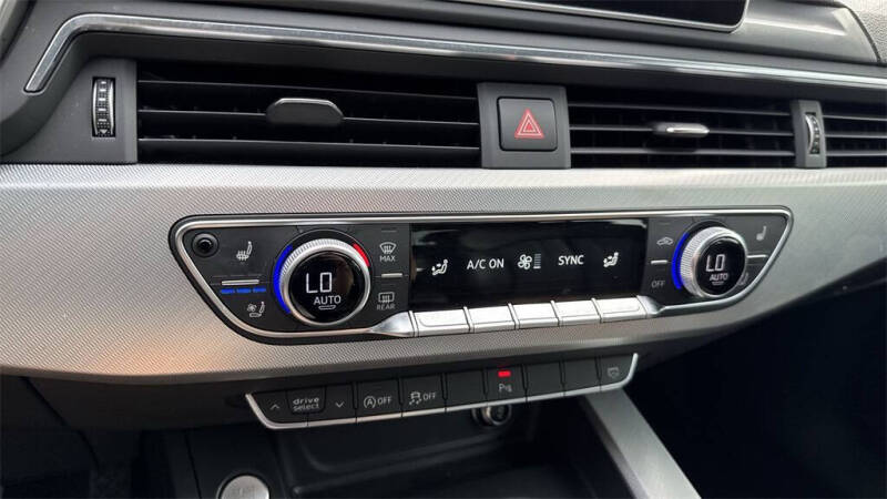 2017 Audi A4 2.0T quattro Prestige