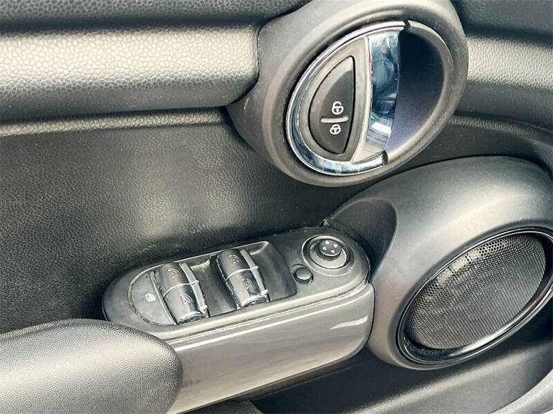 2017 MINI Hardtop 4 Door Cooper