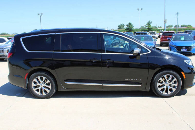 2025 Chrysler Pacifica Plug-In Hybrid Pinnacle