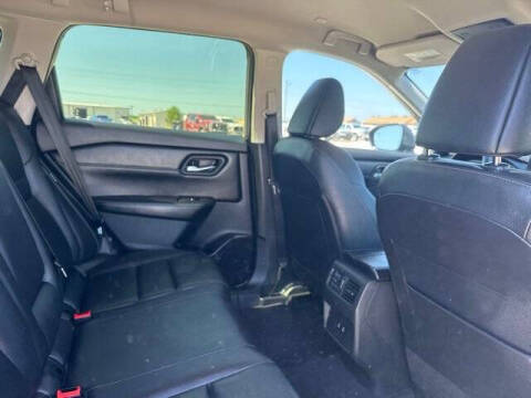 2025 Nissan Rogue SL