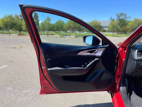 2017 Mazda MAZDA3 Sport
