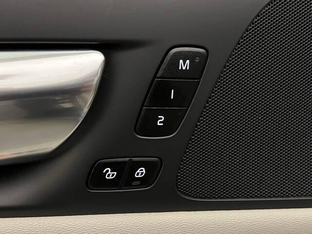 2022 Volvo S60 B5 Momentum