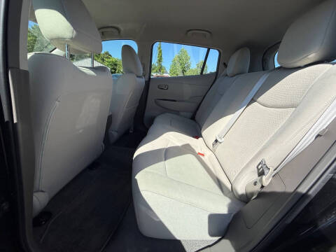 2011 Nissan LEAF SL