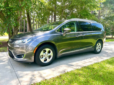 2017 Chrysler Pacifica Touring-L Plus