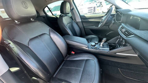 2019 Alfa Romeo Stelvio Sport