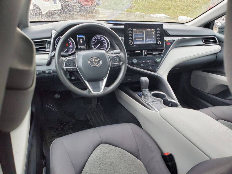2022 Toyota Camry LE