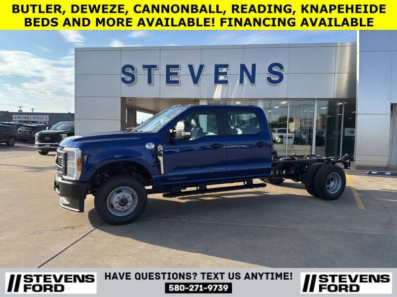 2026 Ford F-350 Super Duty Chassis Cab XL's photo