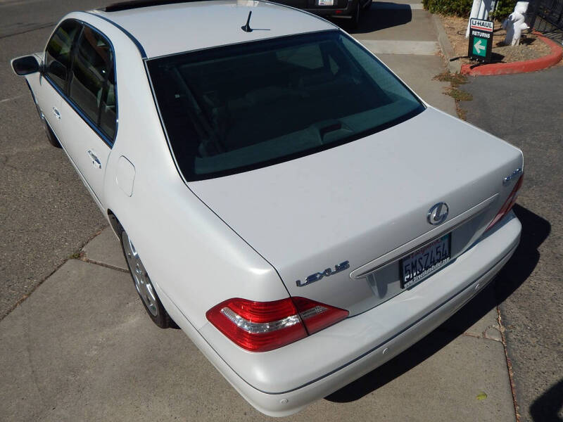 2005 Lexus LS 430
