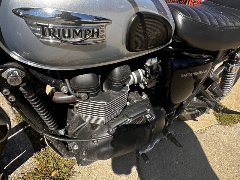 2014 Triumph BONEVILLE