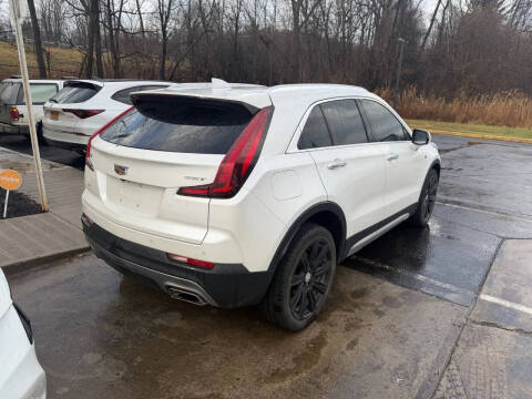 2022 Cadillac XT4 Premium Luxury