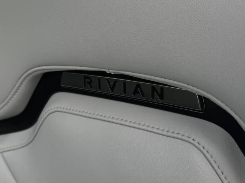 2023 Rivian R1S Adventure