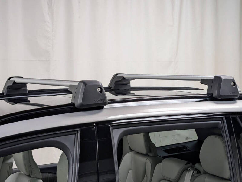 2025 Volvo XC60 B5 Plus Dark Theme