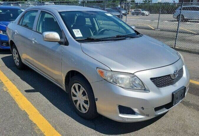 2010 Toyota Corolla LE's photo