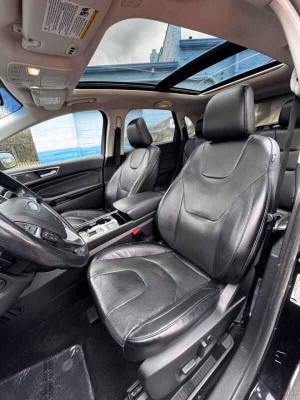 2020 Ford Edge Titanium