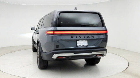 2024 Rivian R1S