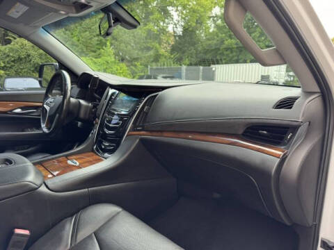 2016 Cadillac Escalade Standard