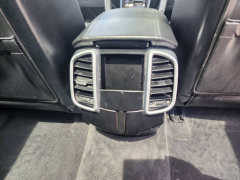 2014 Porsche Cayenne Platinum