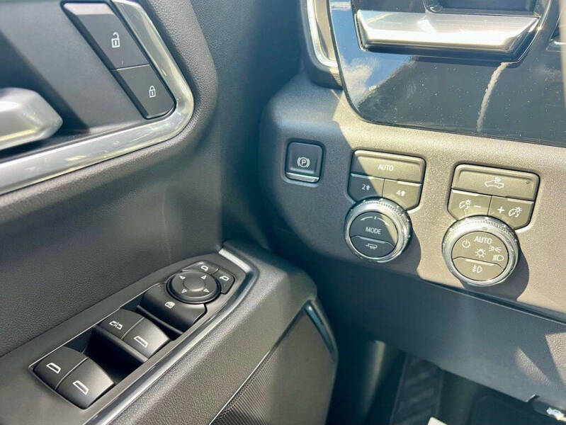 2026 GMC Sierra 1500 Elevation Standard