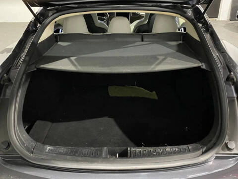 2015 Tesla Model S 70D