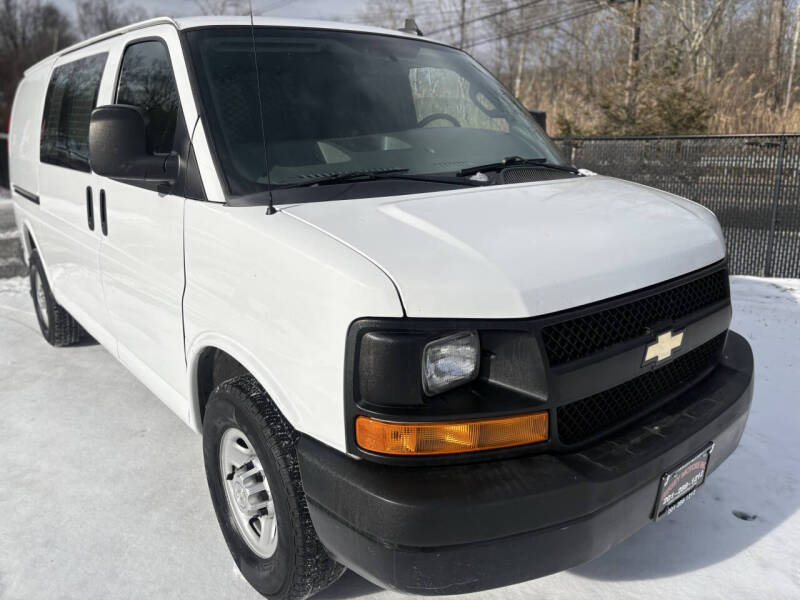 2017 Chevrolet Express Cargo Work Van's photo