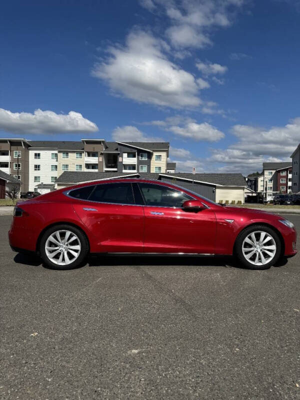 2015 Tesla Model S 90D