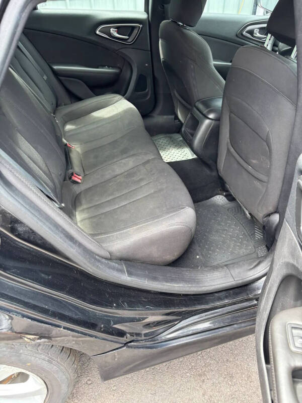 2016 Chrysler 200