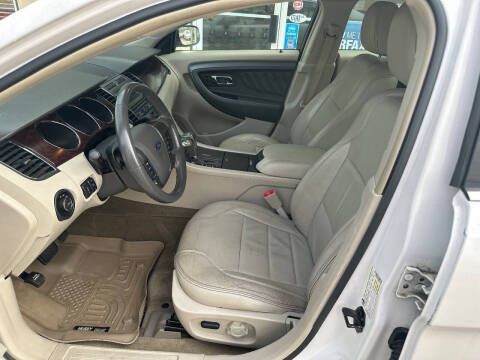 2011 Ford Taurus SEL