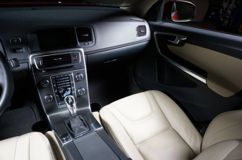 2013 Volvo S60 T5 Premier Plus