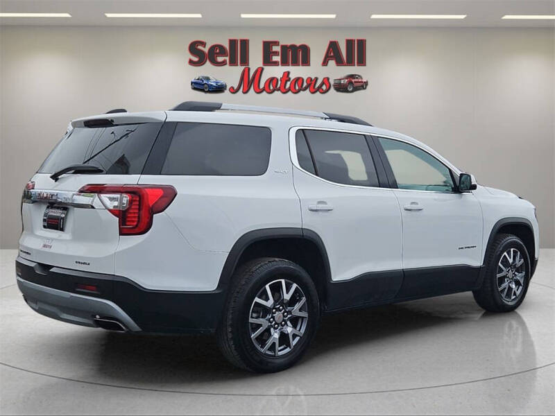2023 GMC Acadia SLT