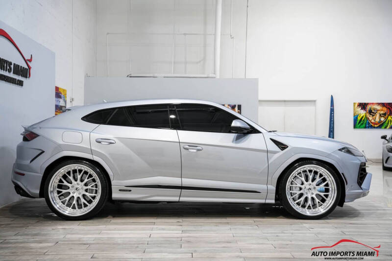 2025 Lamborghini Urus SE