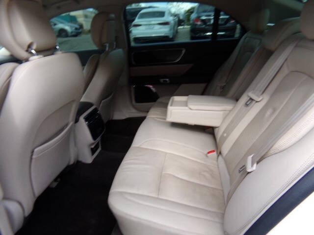 2017 Lincoln Continental Select