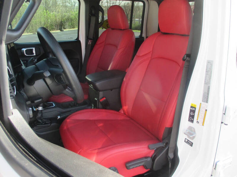 2025 Jeep Gladiator NightHawk