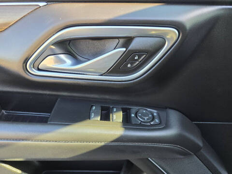 2023 GMC Yukon SLE