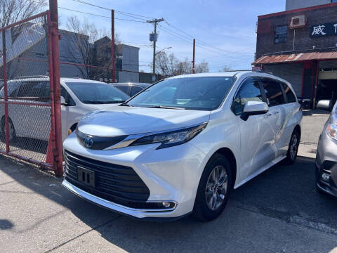 2022 Toyota Sienna XLE 7-Passenger