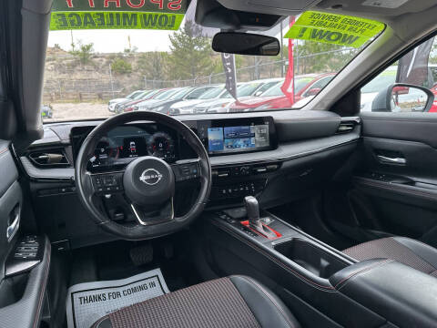 2025 Nissan Kicks SR