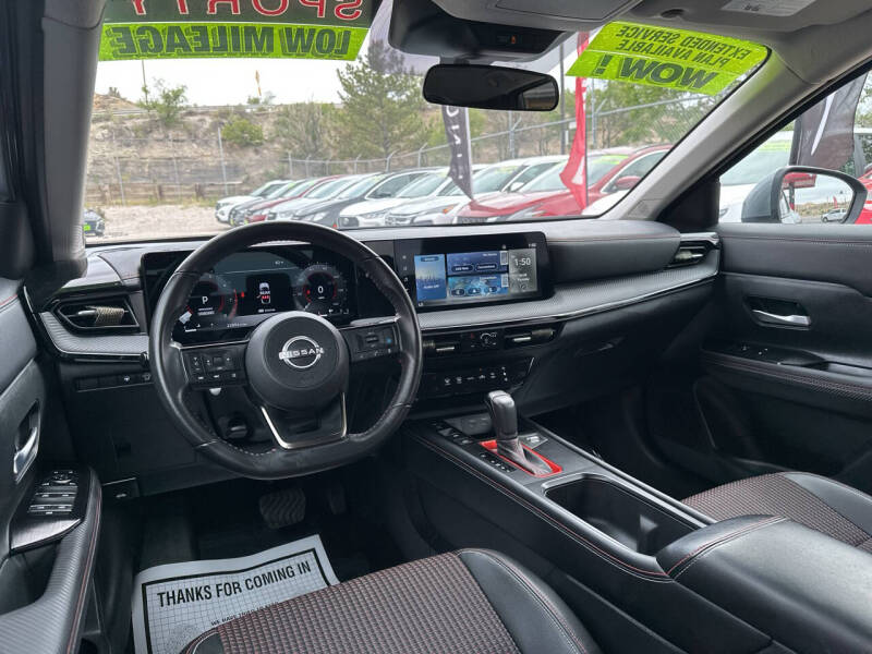 2025 Nissan Kicks SR