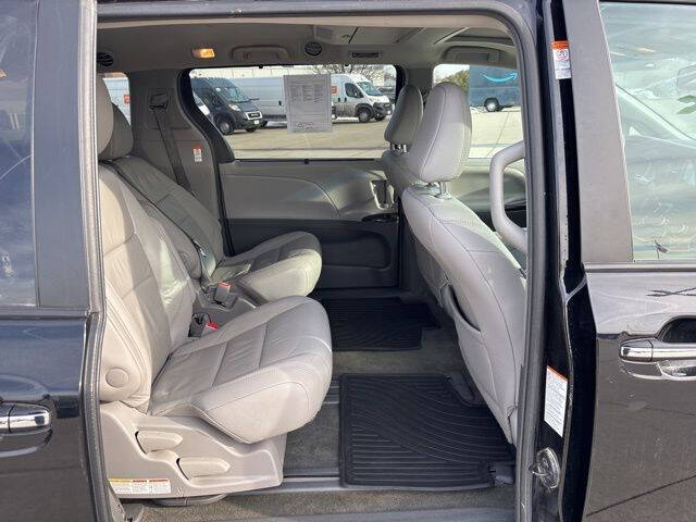 2017 Toyota Sienna XLE Premium 8-Passenger