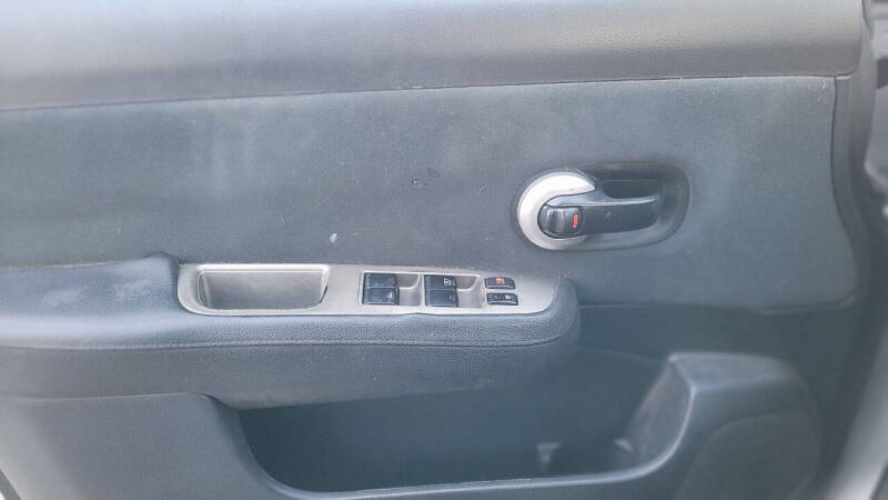 2010 Nissan Versa 1.8 S