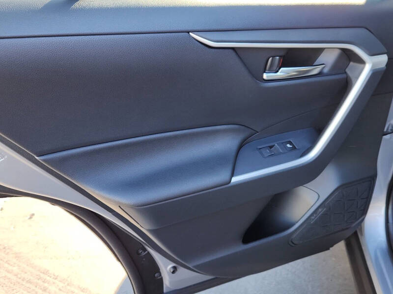 2025 Toyota RAV4 Plug-in Hybrid SE