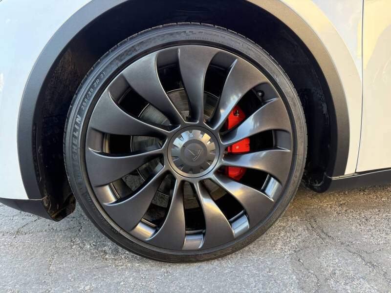 2023 Tesla Model Y Performance