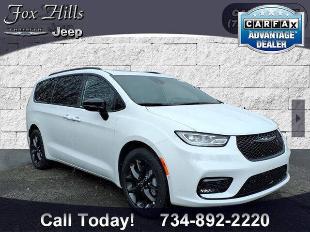 2026 Chrysler Pacifica Select