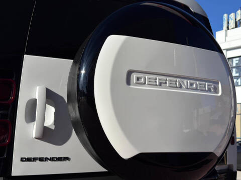 2024 Land Rover Defender 130 P400 X-Dynamic SE