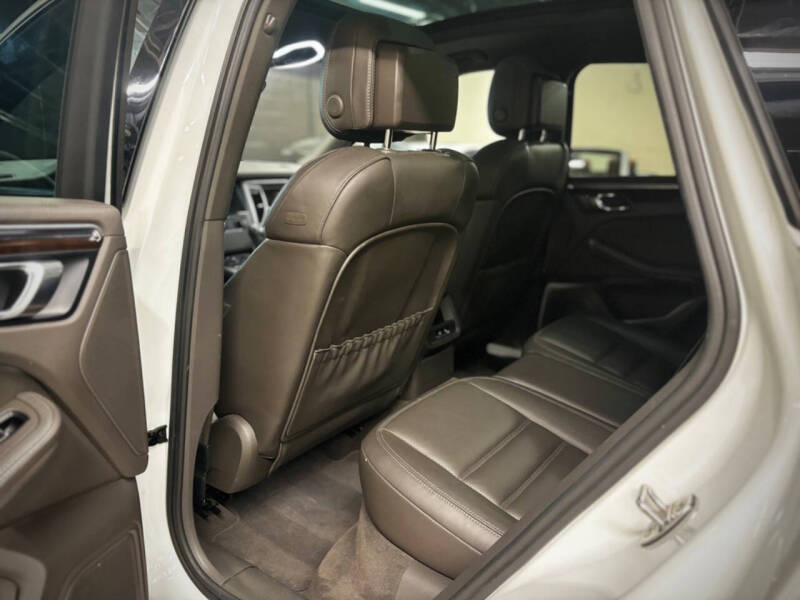 2015 Porsche Macan S