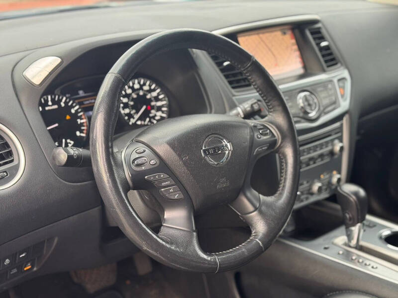 2018 Nissan Pathfinder SL